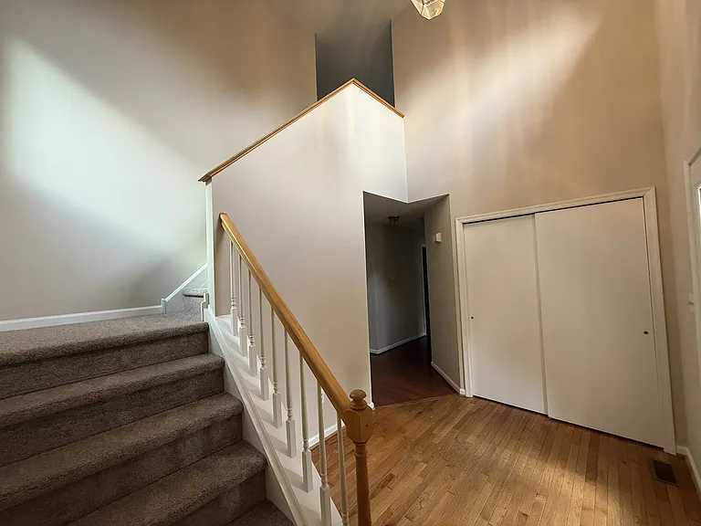 83 Winterberry Ct — Photo 3
