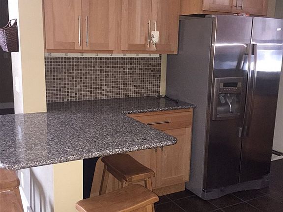 4th image of 2235 Woodlawn St