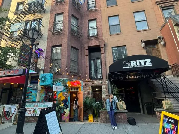 371 West 46th Street image 11 of 11