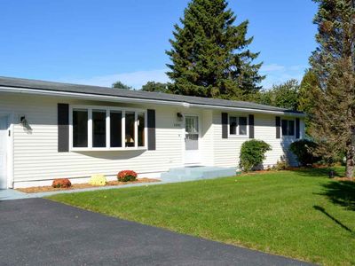 1202 Woodland Dr, Petoskey, MI, 49770