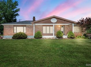 75 Country Life Dr, O'Fallon, MO 63366