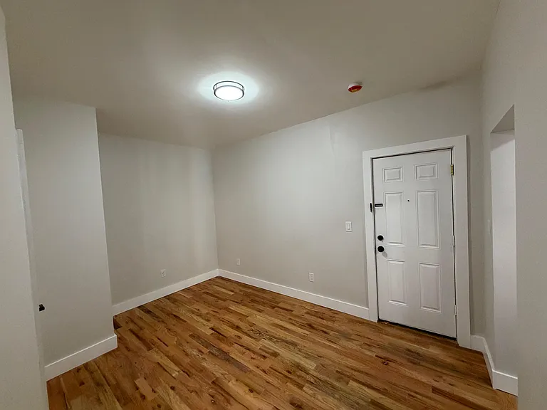 5608 Hudson Ave #8 — Photo 10