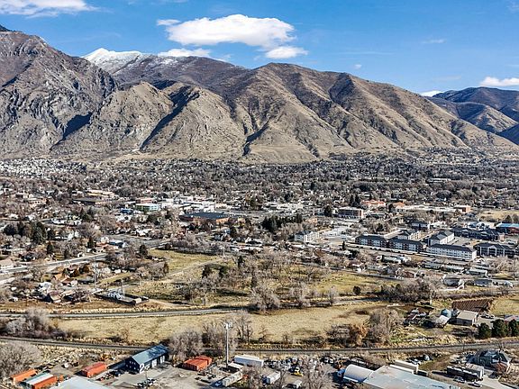 5th image of 234 W 700th St S