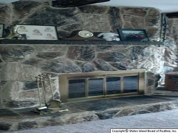 3rd image of 629 Barlow Ave