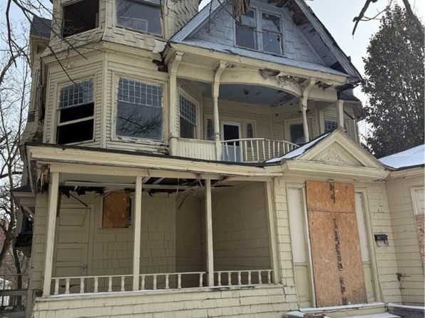 130 Cedar St, Elyria, OH 44035