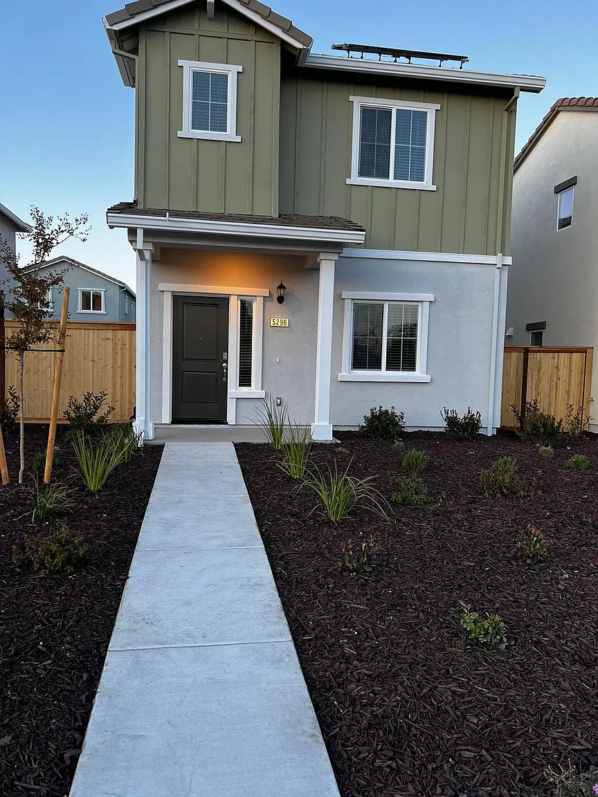5296 Molino Cir photo 1