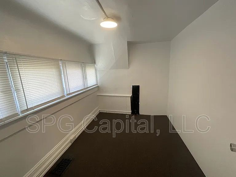 351 W King St #5 — Photo 5