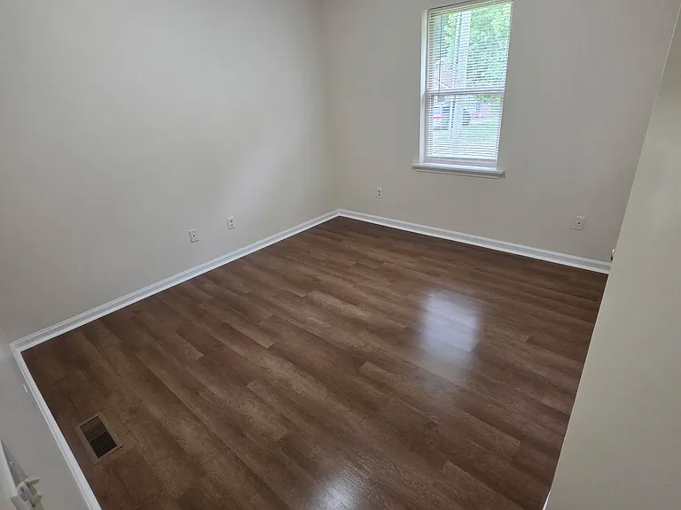1233 Berdine Way — Photo 17