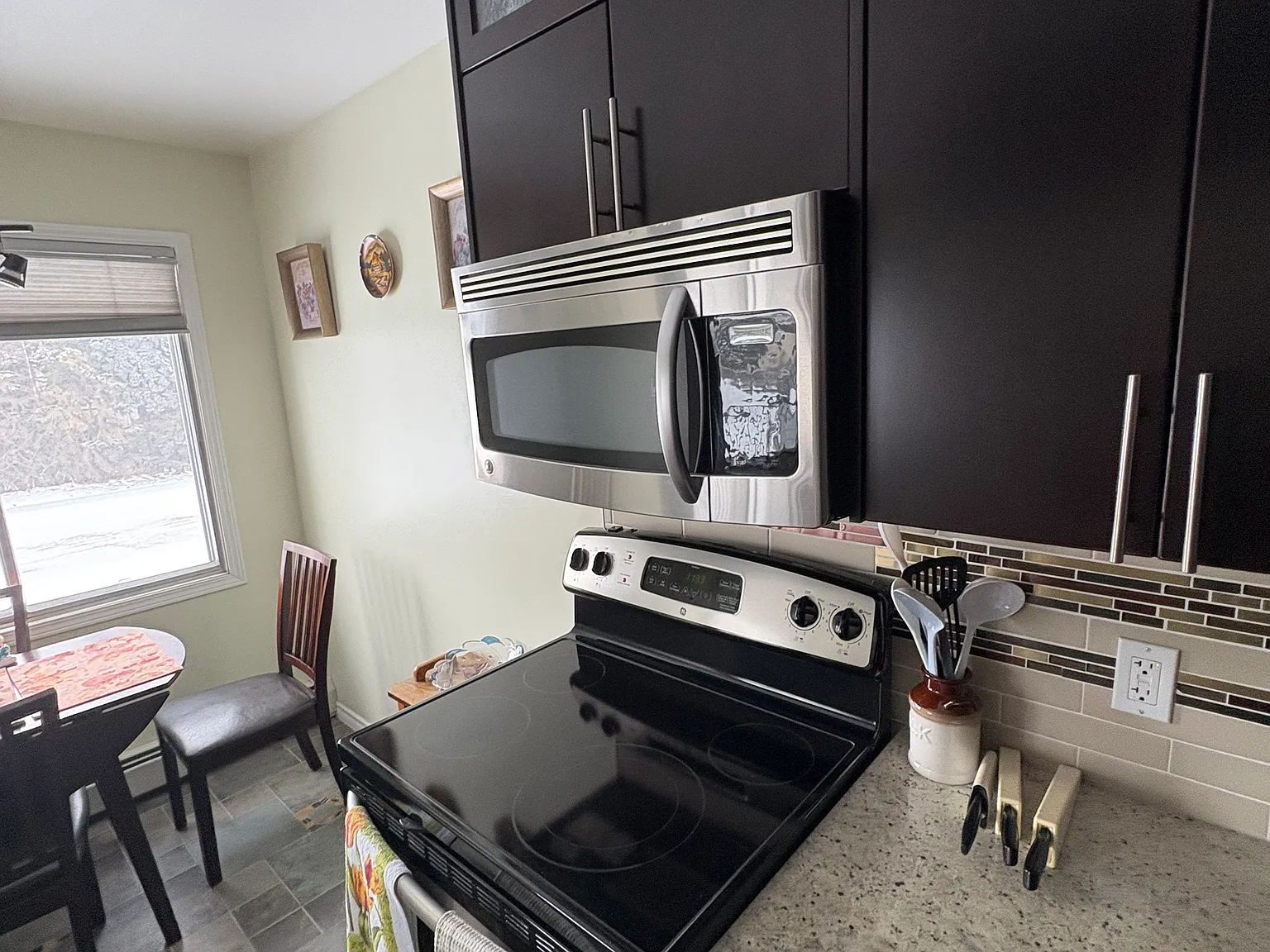 McKenna Manor — Photo 2