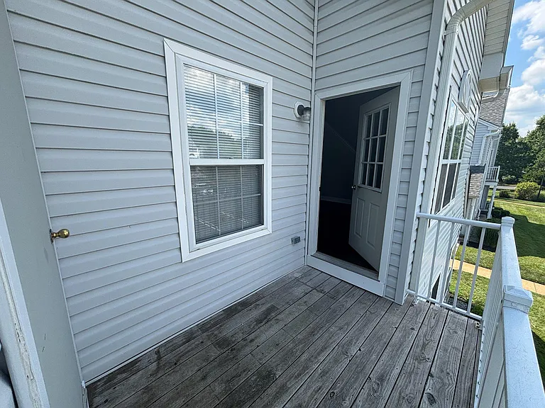 1002 Squirrel Rd — Photo 8