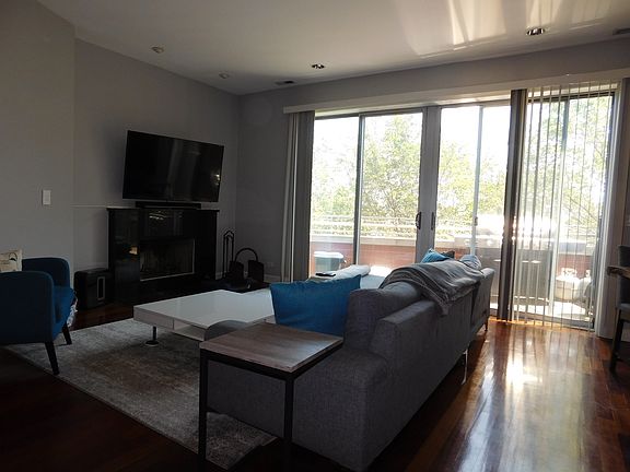 5th image of 1646 N Bosworth Ave APT 4S