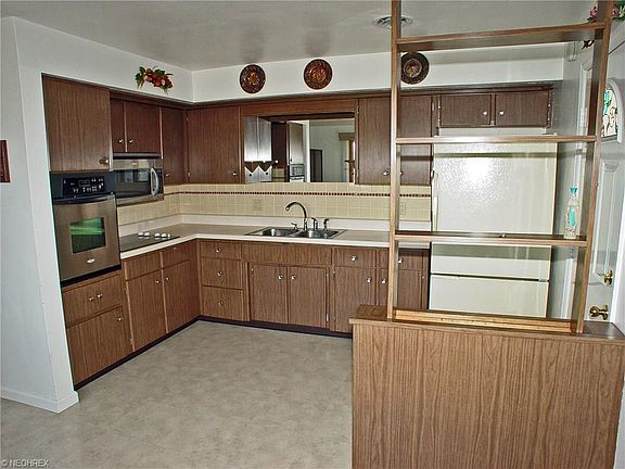 4th image of 122 S 13th St