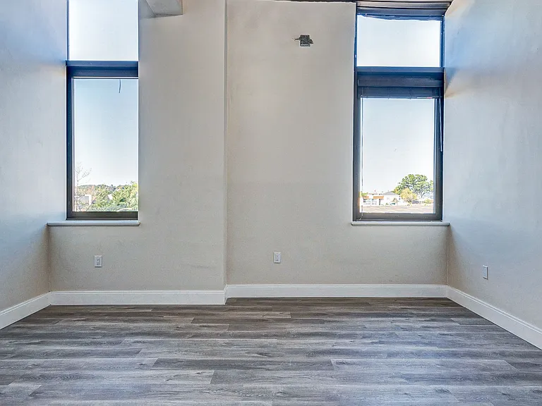 18 Walnut St #203 — Photo 3