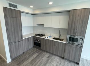9675 King George Blvd #2215, Surrey, BC V3T 0T7