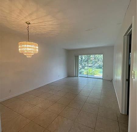 4th image of 899 SE 2nd Ave APT 209