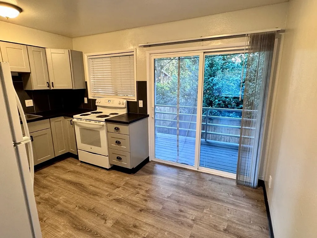 2 bed, 780 sqft, $1,450 — Photo 3