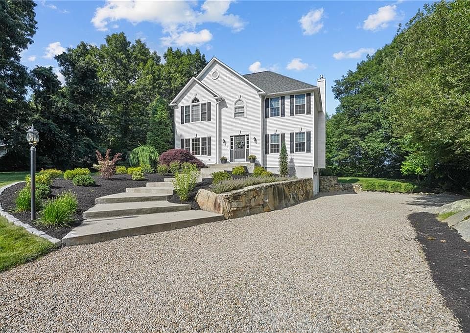 1st image of 22 Poppy Hill Dr
