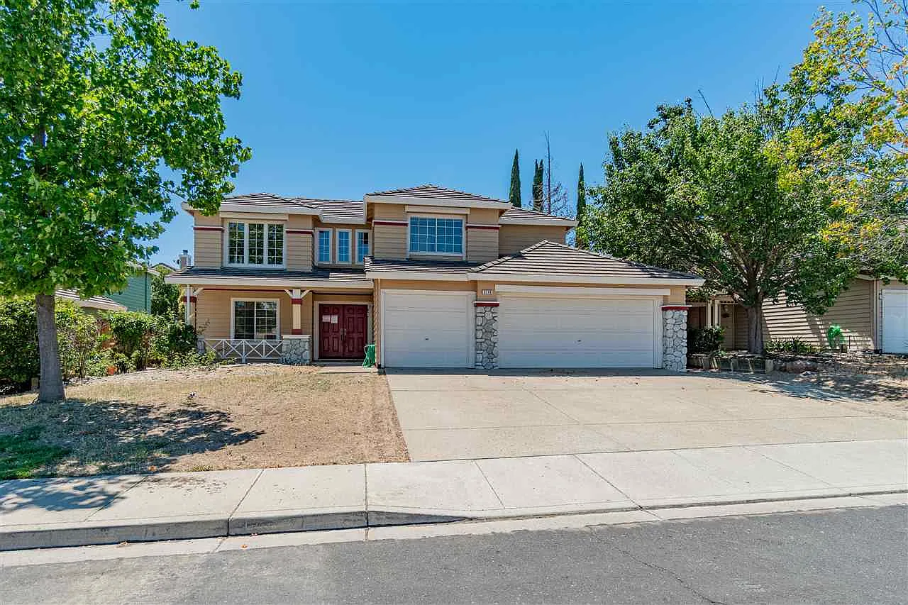 5116 Equestrian Way photo 1