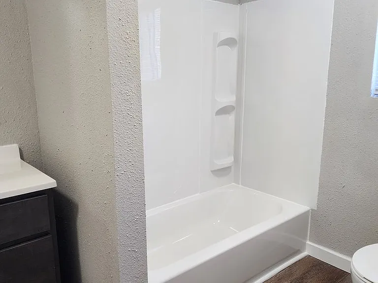 417 Albert St — Photo 9