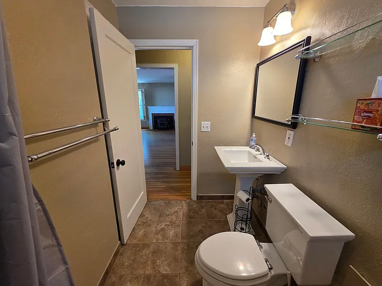 221 Oakshire Ave — Photo 22