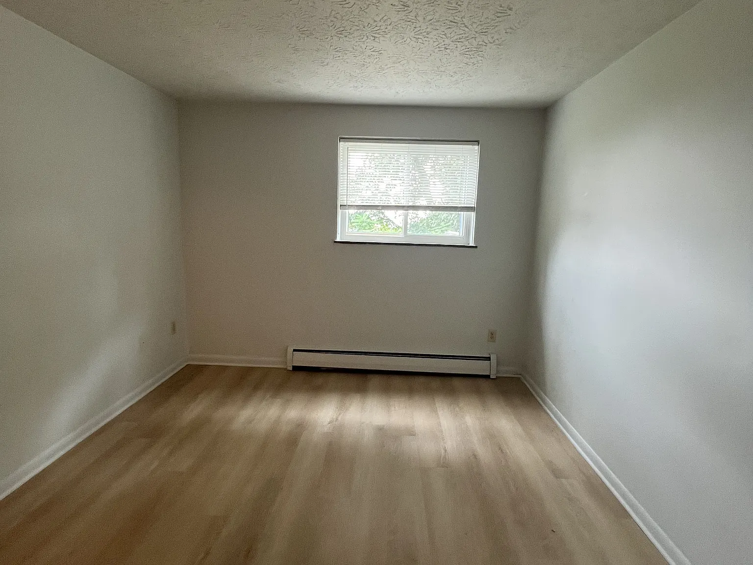SH Shore Harbor - 4008 West Erie Ave - B — Photo 4