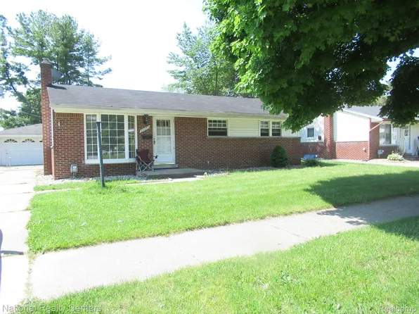 36453 Glenwood Rd, Wayne, MI 48184