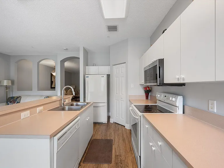 112 Lighthouse Cir #G — Photo 9