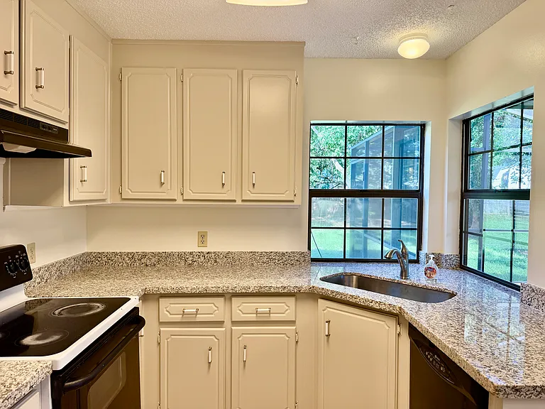 1516 Portside Dr — Photo 8