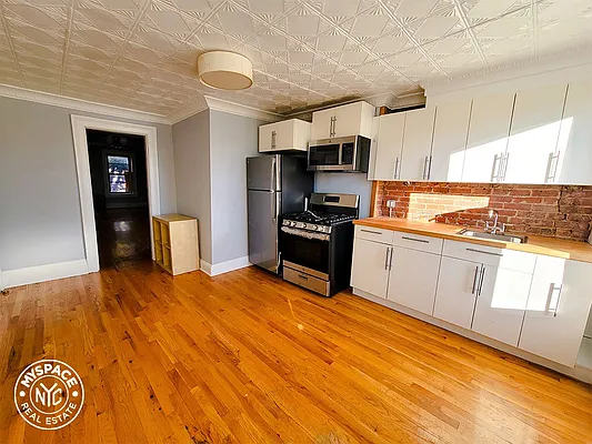 Rented by MySpaceNYC | media 11