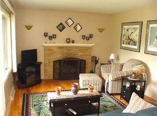 910 Belknap St, Grand Ledge, MI 48837