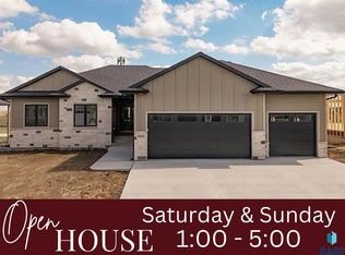 6505 Fieldview St, Sioux Falls, SD 57110