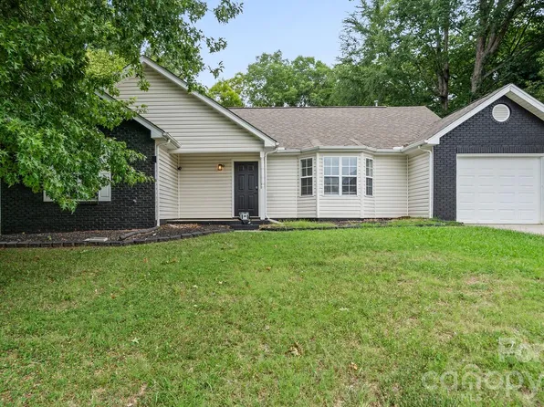 3320 Whitebridge Ln, Charlotte, NC 28262