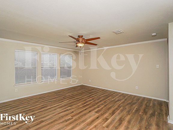 3rd image of 315 Donalan Dr