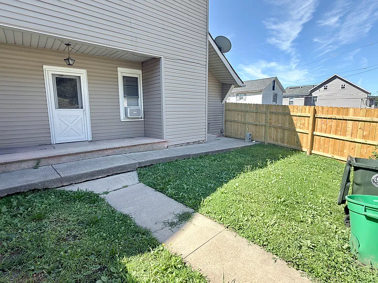 156 E Northampton St — Photo 4