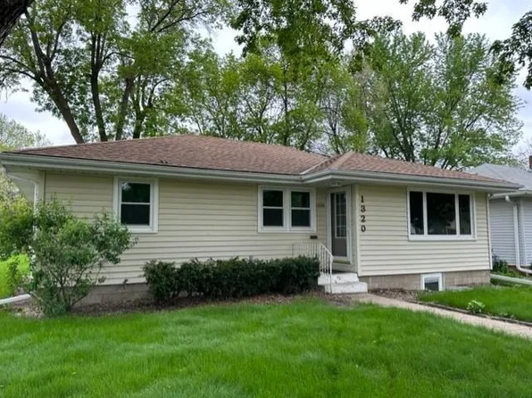 1320 3rd Ave, Windom, MN 56101