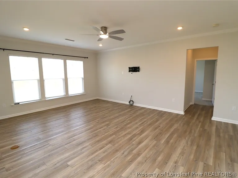 212 Breeders Cup Way Valencia #58 — Photo 19