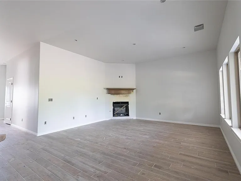 3805 Lleyton Dr — Photo 3