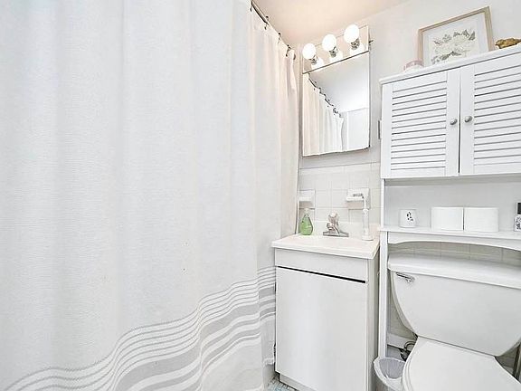 5th image of 470 W 23rd St #603