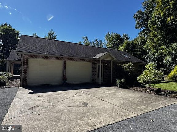 5th image of 105 Walnut Ln