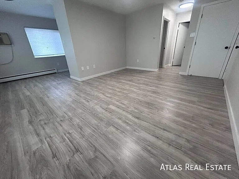 551 S Fairfax Street — Photo 25