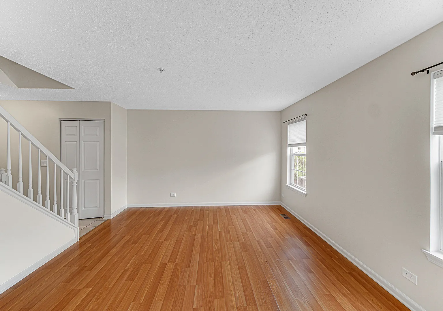 2 bed, 2.5 bath, 1384 sqft, $2,295 — Photo 4