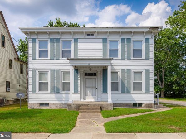18 Main St