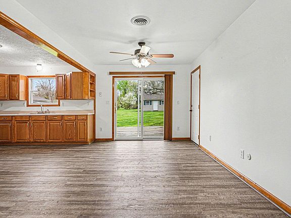 3rd image of 4693 Dexter Pinckney Rd