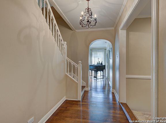 4th image of 103 Lilac Ln