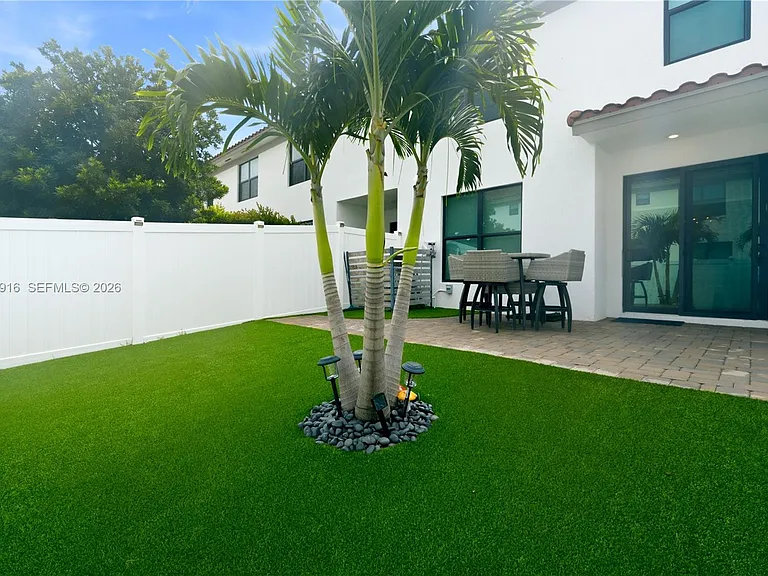 4307 Bradbury Ct — Photo 5