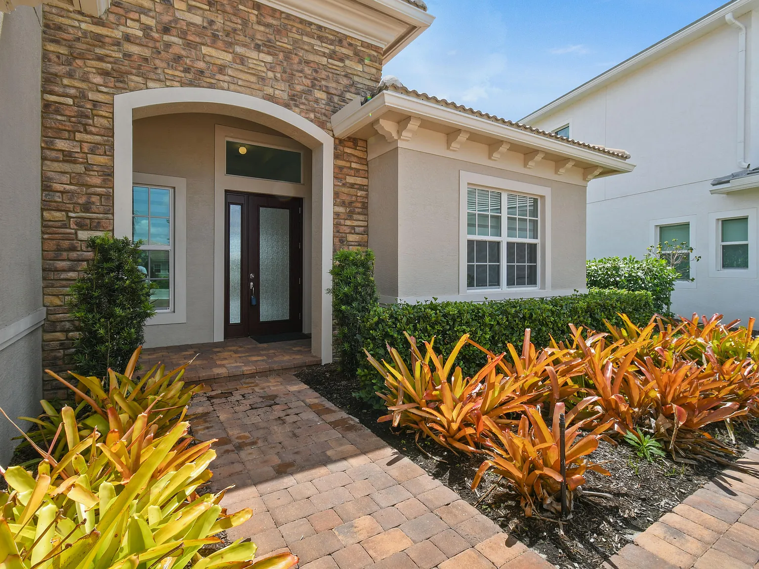 4 bed, 4.5 bath, 3259 sqft, $5,500 — Photo 2