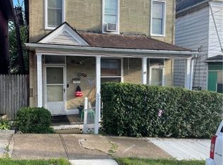 655 3rd St, Pitcairn, PA 15140