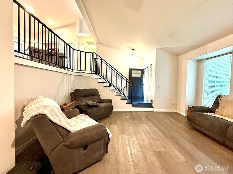 5th image of 18240 E Clear lake Boulevard SE