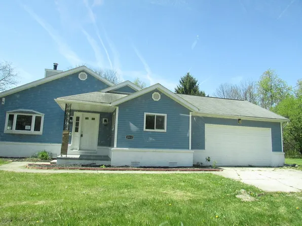 15112 Blueberry Dr, Holly, MI 48442