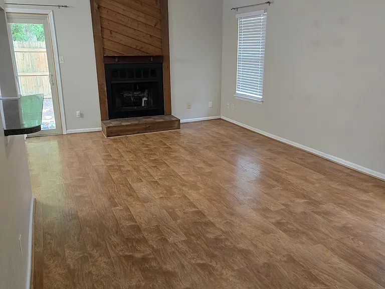 4692 Greenlaw Dr — Photo 6